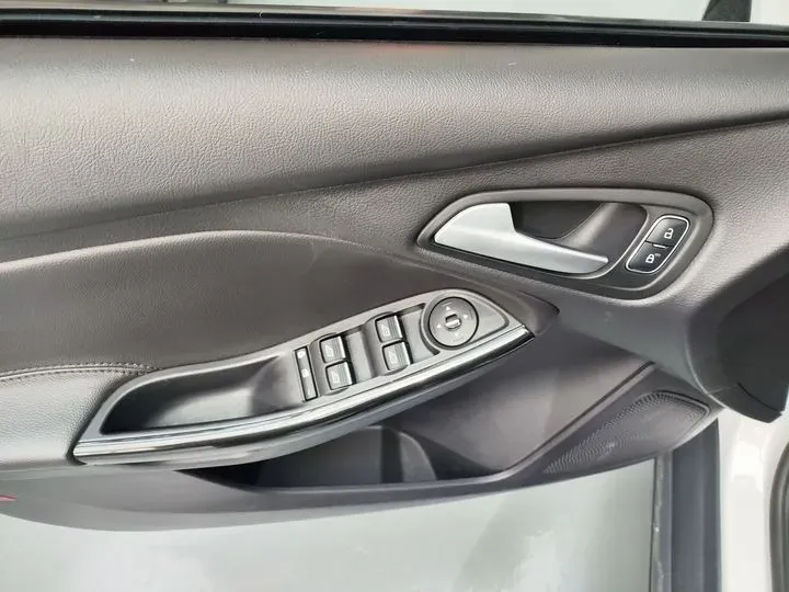 2017 Ford Focus 1.6L 125HP L4 6DCT,autocango,china used car exporter,china ev exporter,chinese used car exporter,chinese used ev exporter