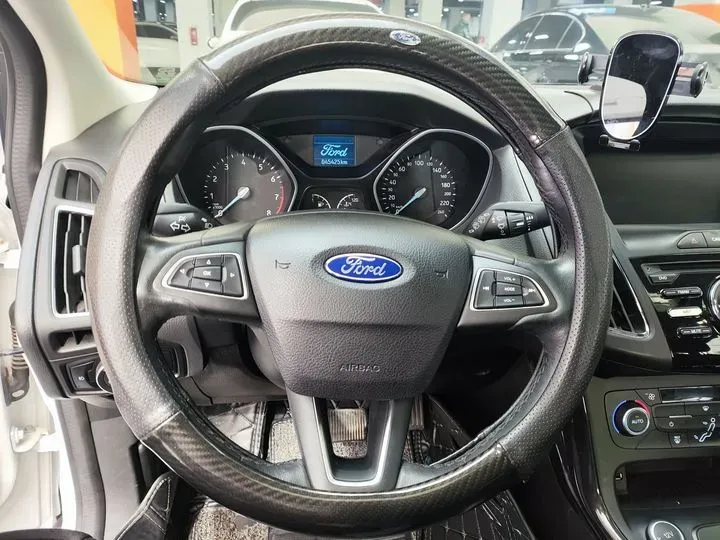 2017 Ford Focus 1.6L 125HP L4 6DCT,autocango,china used car exporter,china ev exporter,chinese used car exporter,chinese used ev exporter