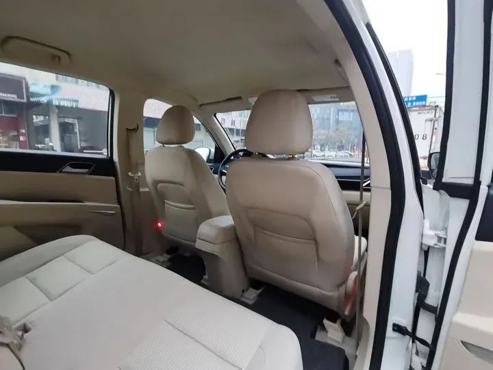 2017 Zotye Damy X5 1.6L 116HP L4 5MT,autocango,china used car exporter,china ev exporter,chinese used car exporter,chinese used ev exporter