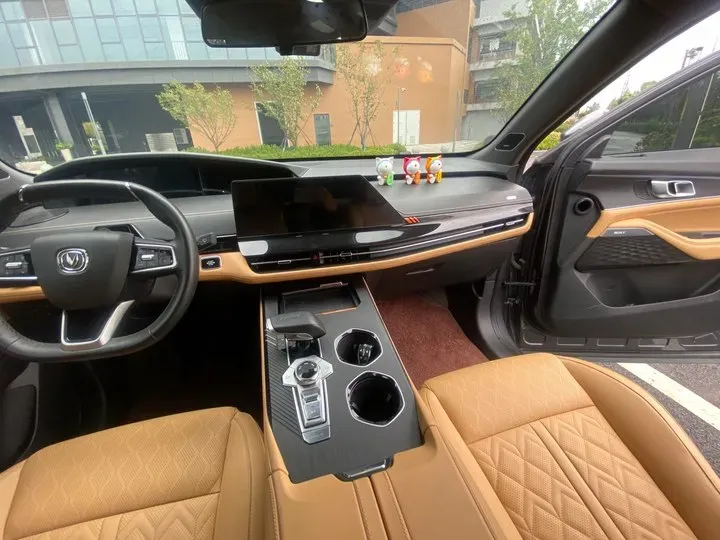 2021 ChangAn UNI-K 2.0T 233HP L4 8AT,autocango,china used car exporter,china ev exporter,chinese used car exporter,chinese used ev exporter