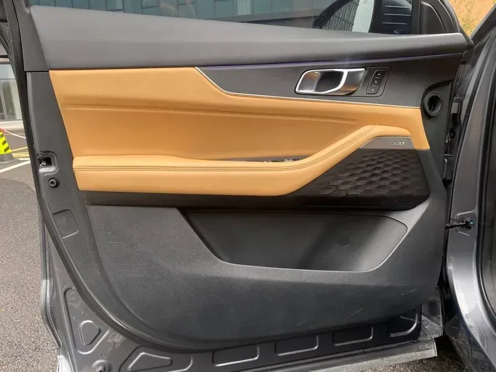 2021 ChangAn UNI-K 2.0T 233HP L4 8AT,autocango,china used car exporter,china ev exporter,chinese used car exporter,chinese used ev exporter