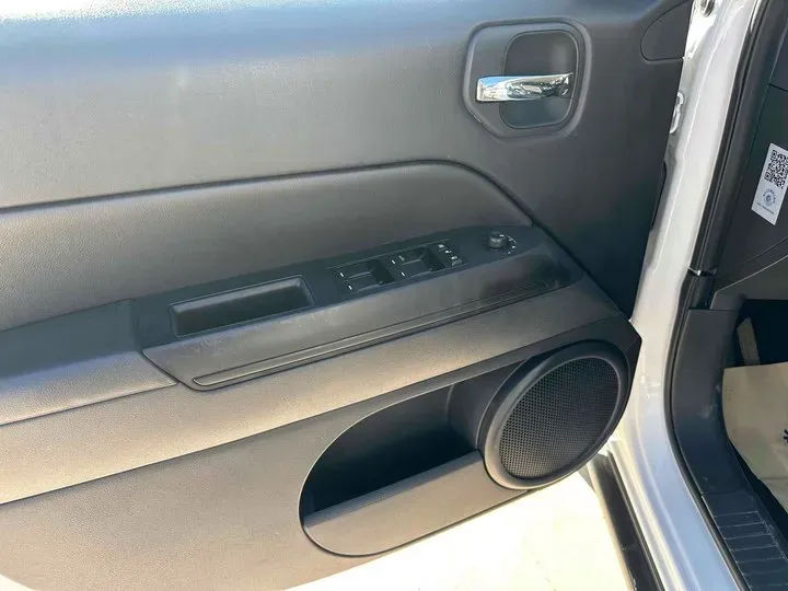 2014 Jeep Patriot 2.4L 170HP L4 6AT,autocango,china used car exporter,china ev exporter,chinese used car exporter,chinese used ev exporter