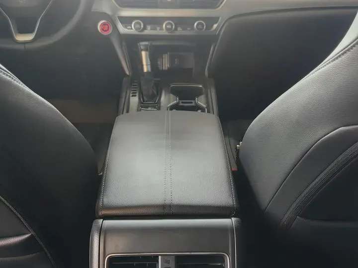 2022 Honda Accord 1.5T 194HP L4 CVT,autocango,china used car exporter,china ev exporter,chinese used car exporter,chinese used ev exporter