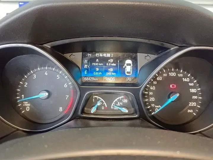 2015 Ford Focus 1.5T 181HP L4 6AT,autocango,china used car exporter,china ev exporter,chinese used car exporter,chinese used ev exporter
