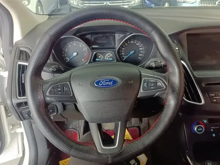 2015 Ford Focus 1.5T 181HP L4 6AT,autocango,china used car exporter,china ev exporter,chinese used car exporter,chinese used ev exporter
