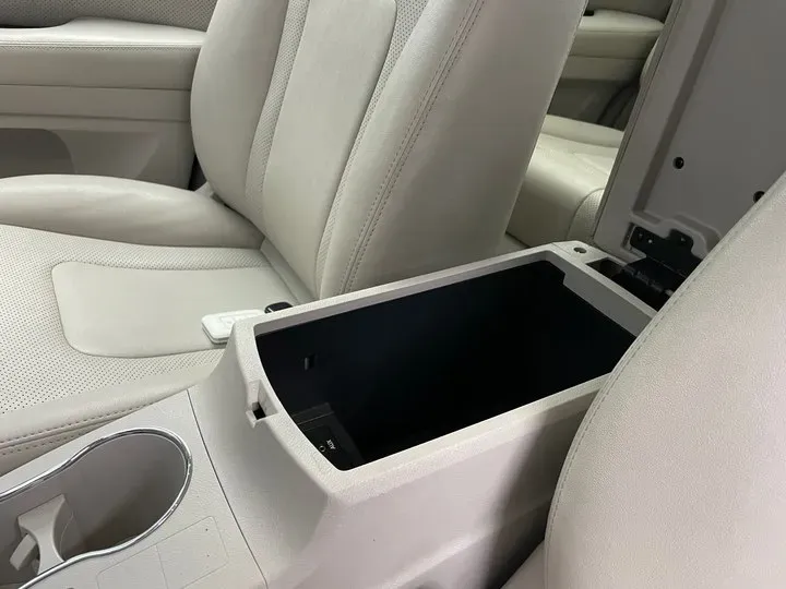 2016 BYD e6 BEV 82KWH,autocango,china used car exporter,china ev exporter,chinese used car exporter,chinese used ev exporter