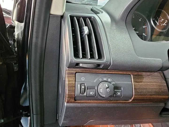 2011 Land Rover Freelander 2 2.2T 190HP L4 6AT,autocango,china used car exporter,china ev exporter,chinese used car exporter,chinese used ev exporter