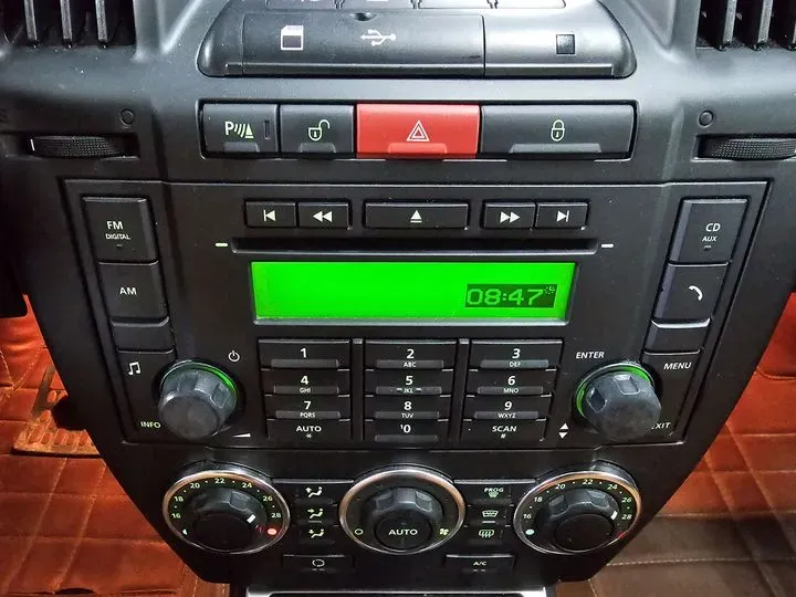 2011 Land Rover Freelander 2 2.2T 190HP L4 6AT,autocango,china used car exporter,china ev exporter,chinese used car exporter,chinese used ev exporter