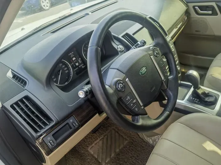 2013 Land Rover Freelander 2 2.0T 240HP L4 6AT,autocango,china used car exporter,china ev exporter,chinese used car exporter,chinese used ev exporter