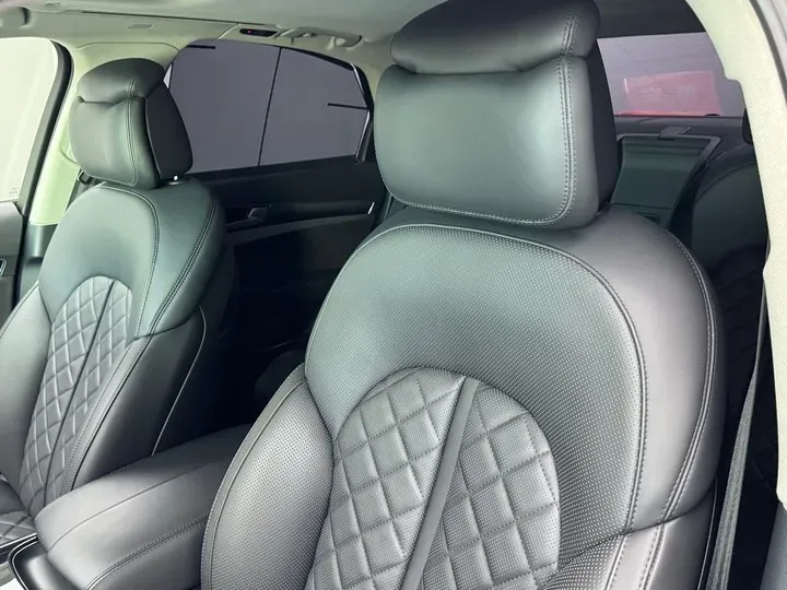 2013 Audi S8 4.0T 520HP V8 8AT,autocango,china used car exporter,china ev exporter,chinese used car exporter,chinese used ev exporter