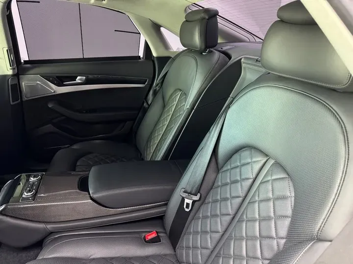 2013 Audi S8 4.0T 520HP V8 8AT,autocango,china used car exporter,china ev exporter,chinese used car exporter,chinese used ev exporter