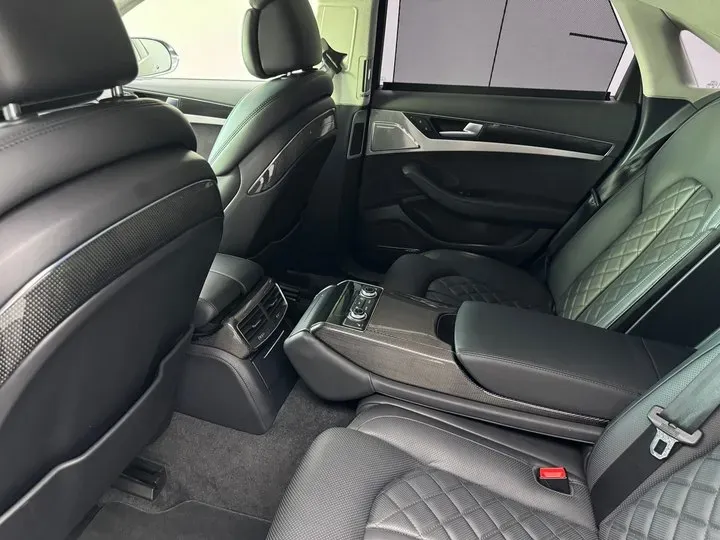 2013 Audi S8 4.0T 520HP V8 8AT,autocango,china used car exporter,china ev exporter,chinese used car exporter,chinese used ev exporter