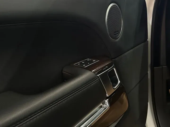 2020 Mansory Range Rover 3.0T 400HP L6 8AT,autocango,china used car exporter,china ev exporter,chinese used car exporter,chinese used ev exporter