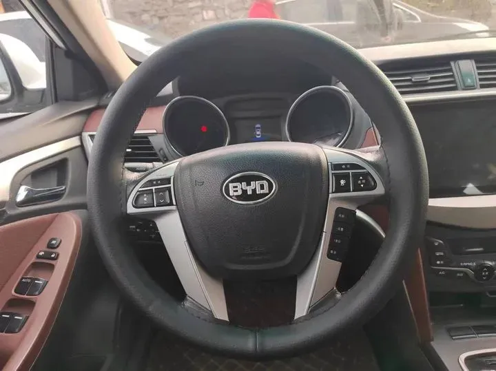 2014 BYD G5 1.5T 154HP L4 6DCT,autocango,china used car exporter,china ev exporter,chinese used car exporter,chinese used ev exporter