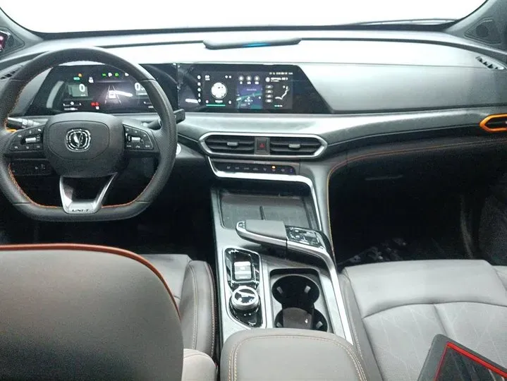 2022 ChangAn UNI-T 1.5T 188HP L4 7DCT,autocango,china used car exporter,china ev exporter,chinese used car exporter,chinese used ev exporter