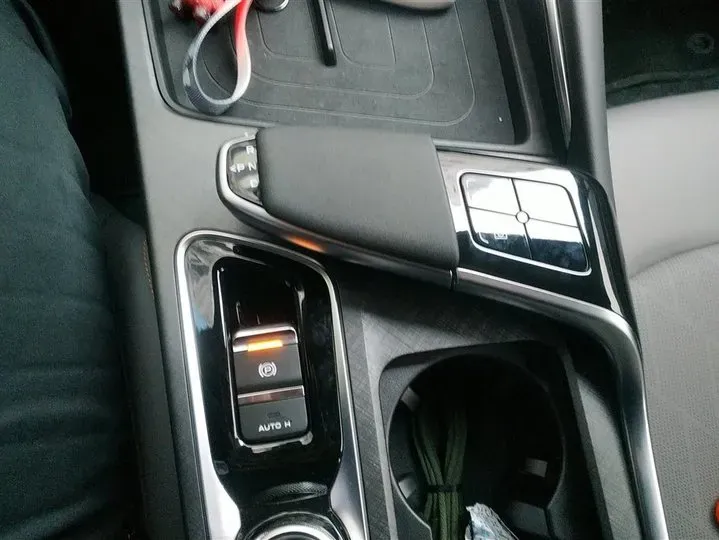 2022 ChangAn UNI-T 1.5T 188HP L4 7DCT,autocango,china used car exporter,china ev exporter,chinese used car exporter,chinese used ev exporter