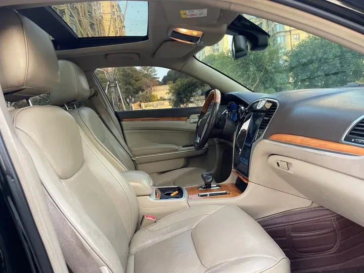 2013 Chrysler 300C 3.6L 286HP V6 8AT,autocango,china used car exporter,china ev exporter,chinese used car exporter,chinese used ev exporter