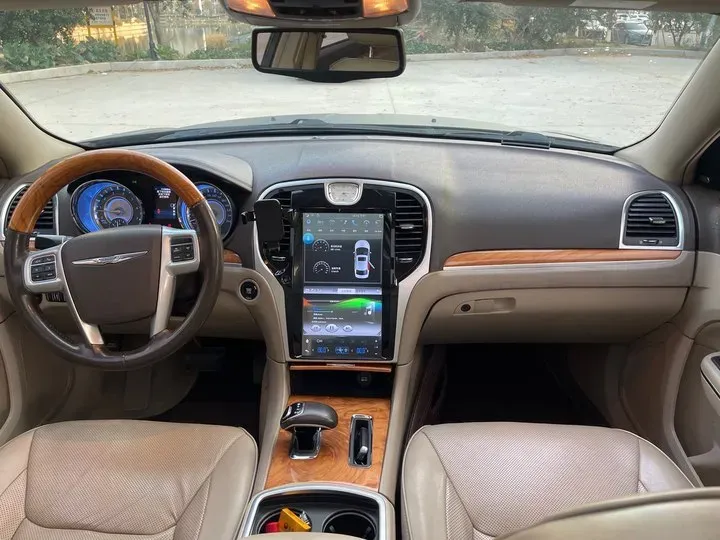 2013 Chrysler 300C 3.6L 286HP V6 8AT,autocango,china used car exporter,china ev exporter,chinese used car exporter,chinese used ev exporter