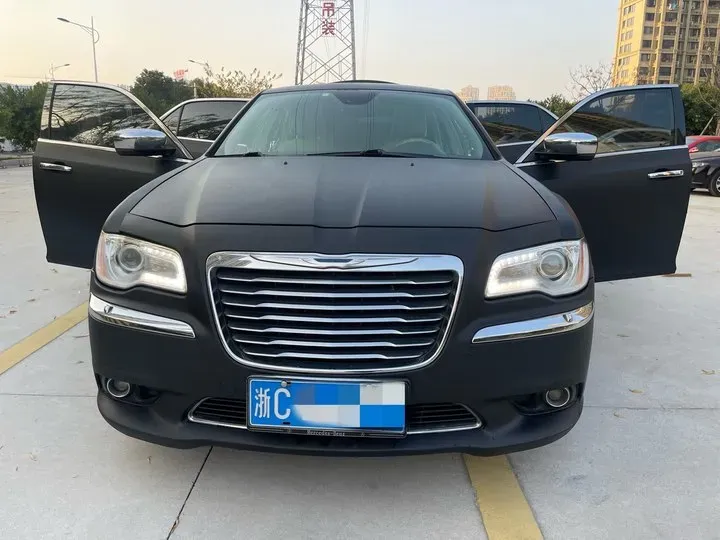 2013 Chrysler 300C 3.6L 286HP V6 8AT,autocango,china used car exporter,china ev exporter,chinese used car exporter,chinese used ev exporter