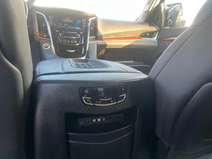 2008 Cadillac ESCALADE 6.2L 409HP V8 6AT,autocango,china used car exporter,china ev exporter,chinese used car exporter,chinese used ev exporter