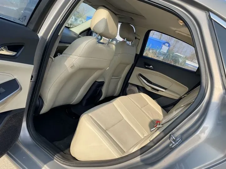 2015 Ford Escort 1.5L 113HP L4 5MT,autocango,china used car exporter,china ev exporter,chinese used car exporter,chinese used ev exporter