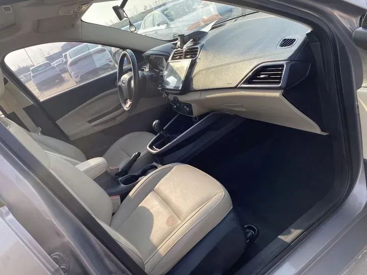 2015 Ford Escort 1.5L 113HP L4 5MT,autocango,china used car exporter,china ev exporter,chinese used car exporter,chinese used ev exporter