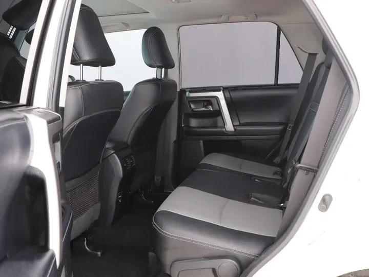 2022 Toyota 4Runner 4.0L 273HP V6 5AT,autocango,china used car exporter,china ev exporter,chinese used car exporter,chinese used ev exporter