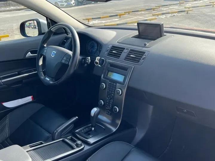 2011 Volvo C30 2.0L 145HP L4 6DCT,autocango,china used car exporter,china ev exporter,chinese used car exporter,chinese used ev exporter