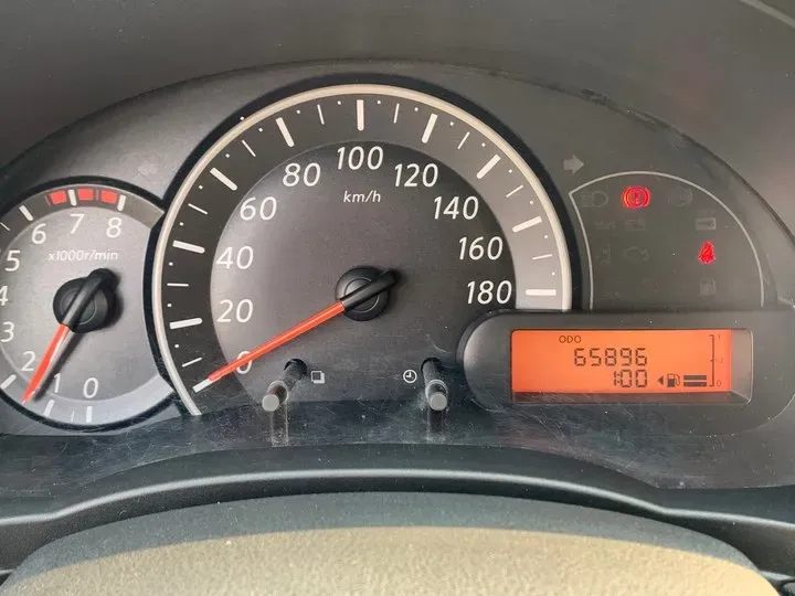 2010 Nissan March 1.5L 107HP L4 5MT,autocango,china used car exporter,china ev exporter,chinese used car exporter,chinese used ev exporter