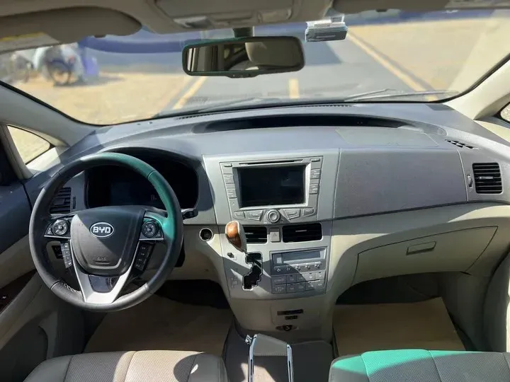 2015 BYD M6 2.4L 167HP L4 6DCT,autocango,china used car exporter,china ev exporter,chinese used car exporter,chinese used ev exporter
