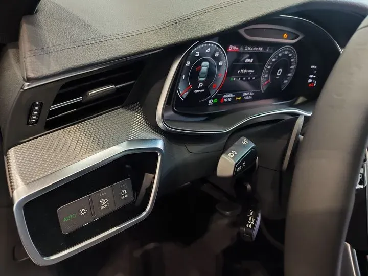 2021 Audi A6L 2.0T 190HP L4 7DCT,autocango,china used car exporter,china ev exporter,chinese used car exporter,chinese used ev exporter