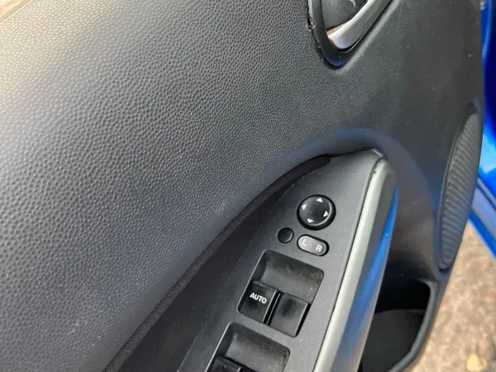 2011 Mazda 2 1.5L 103HP L4 5MT,autocango,china used car exporter,china ev exporter,chinese used car exporter,chinese used ev exporter