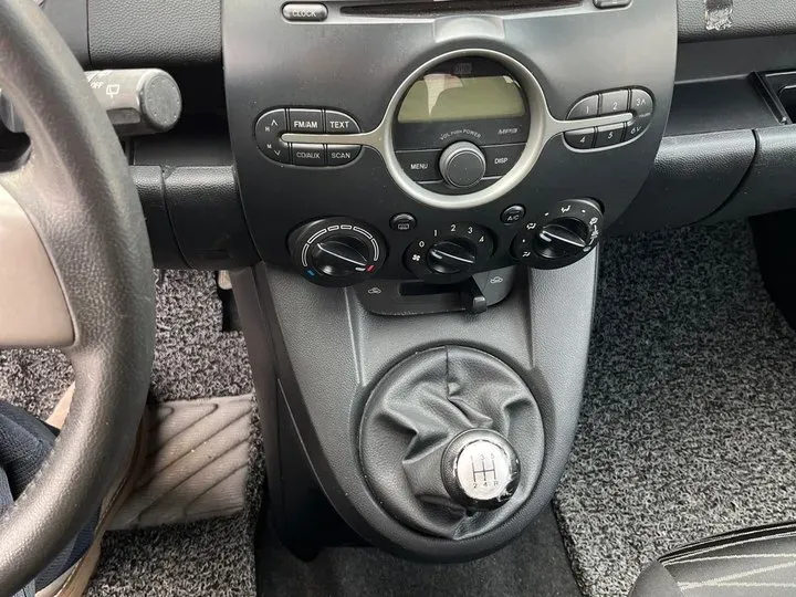 2011 Mazda 2 1.5L 103HP L4 5MT,autocango,china used car exporter,china ev exporter,chinese used car exporter,chinese used ev exporter