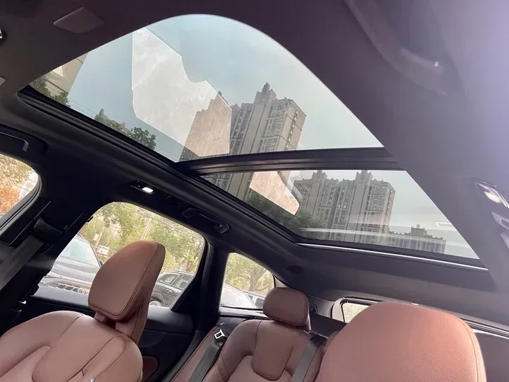 2022 Volvo XC60 2.0T 303HP L4 8AT PHEV 11.6KWH,autocango,china used car exporter,china ev exporter,chinese used car exporter,chinese used ev exporter