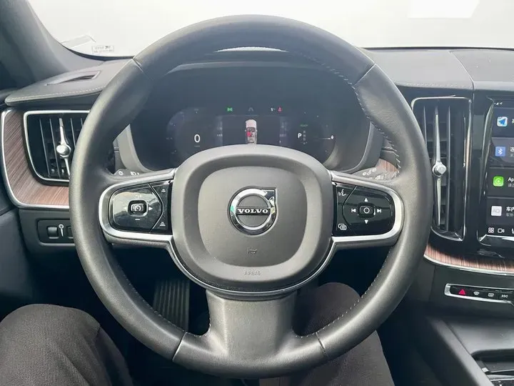 2022 Volvo XC60 2.0T 303HP L4 8AT PHEV 11.6KWH,autocango,china used car exporter,china ev exporter,chinese used car exporter,chinese used ev exporter