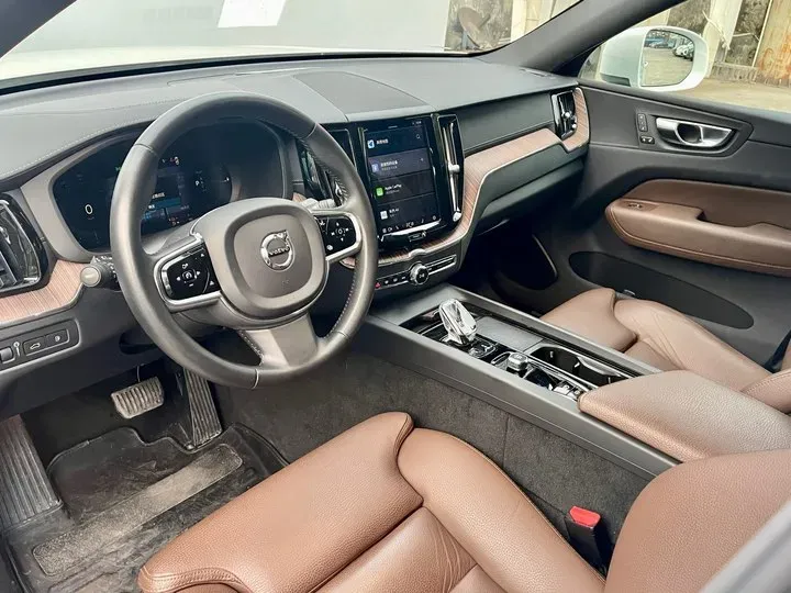 2022 Volvo XC60 2.0T 303HP L4 8AT PHEV 11.6KWH,autocango,china used car exporter,china ev exporter,chinese used car exporter,chinese used ev exporter