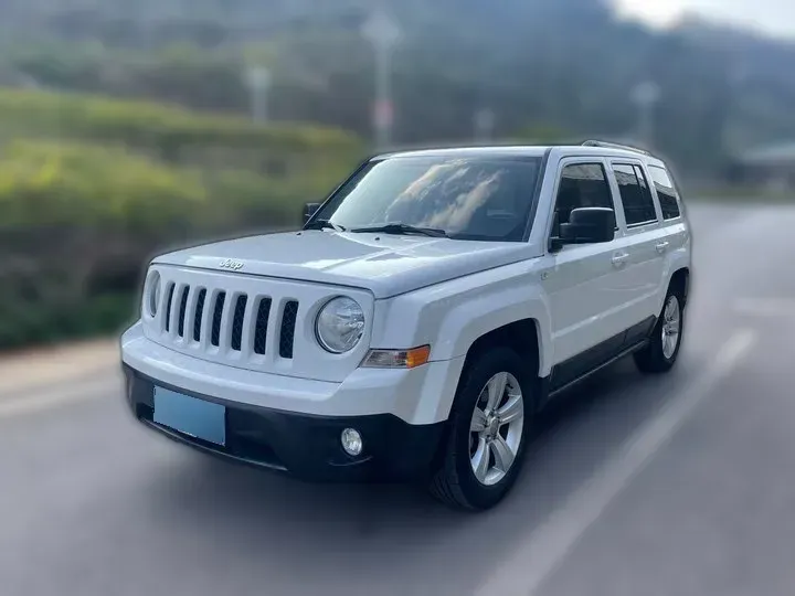 2015 Jeep Patriot 2.4L 170HP L4 6AT,autocango,china used car exporter,china ev exporter,chinese used car exporter,chinese used ev exporter