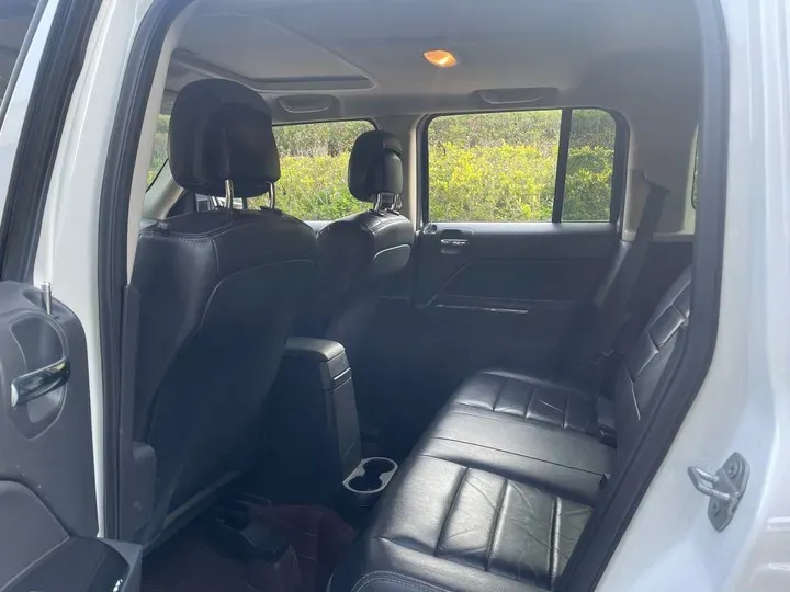 2015 Jeep Patriot 2.4L 170HP L4 6AT,autocango,china used car exporter,china ev exporter,chinese used car exporter,chinese used ev exporter