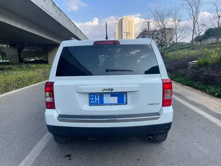 2015 Jeep Patriot 2.4L 170HP L4 6AT,autocango,china used car exporter,china ev exporter,chinese used car exporter,chinese used ev exporter