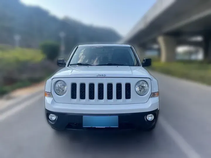 2015 Jeep Patriot 2.4L 170HP L4 6AT,autocango,china used car exporter,china ev exporter,chinese used car exporter,chinese used ev exporter