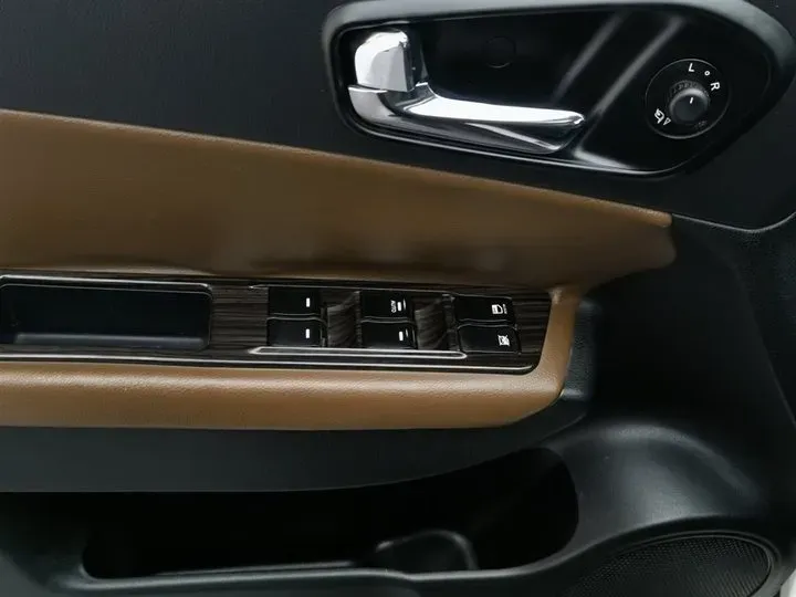 2015 GAC Trumpchi GS5 Super 2.0L 147HP L4 5AT,autocango,china used car exporter,china ev exporter,chinese used car exporter,chinese used ev exporter