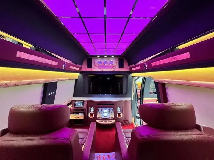 2011 Ford E350 5.4L 258HP V8 5AT,autocango,china used car exporter,china ev exporter,chinese used car exporter,chinese used ev exporter