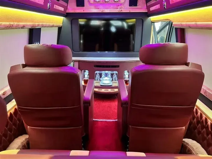 2011 Ford E350 5.4L 258HP V8 5AT,autocango,china used car exporter,china ev exporter,chinese used car exporter,chinese used ev exporter