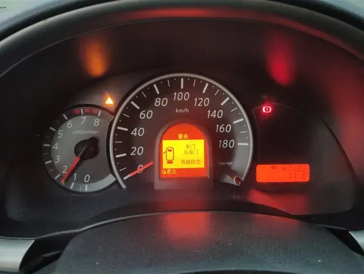 2010 Nissan March 1.5L 107HP L4 5MT,autocango,china used car exporter,china ev exporter,chinese used car exporter,chinese used ev exporter