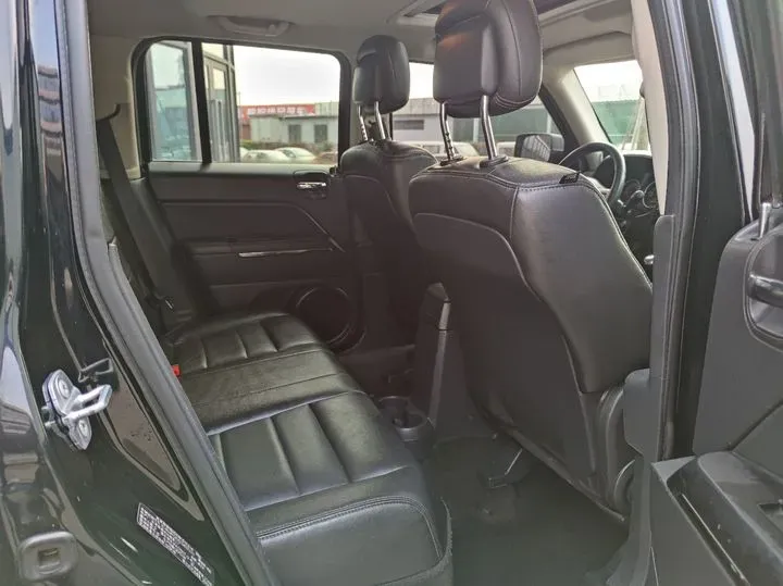 2014 Jeep Patriot 2.4L 170HP L4 6AT,autocango,china used car exporter,china ev exporter,chinese used car exporter,chinese used ev exporter