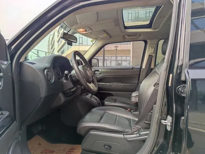 2014 Jeep Patriot 2.4L 170HP L4 6AT,autocango,china used car exporter,china ev exporter,chinese used car exporter,chinese used ev exporter
