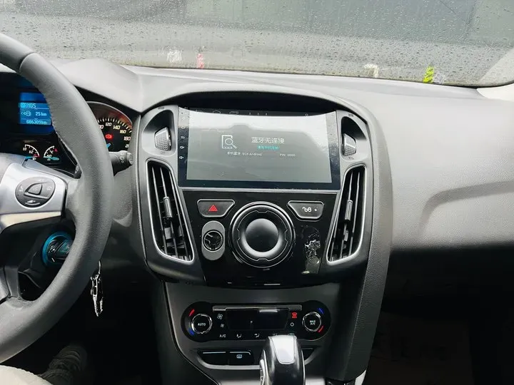 2012 Ford Focus 1.6L 125HP L4 6DCT,autocango,china used car exporter,china ev exporter,chinese used car exporter,chinese used ev exporter