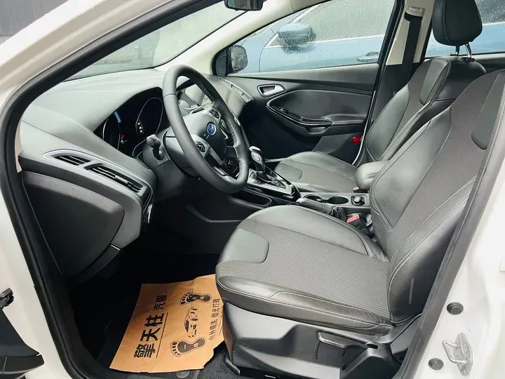 2012 Ford Focus 1.6L 125HP L4 6DCT,autocango,china used car exporter,china ev exporter,chinese used car exporter,chinese used ev exporter