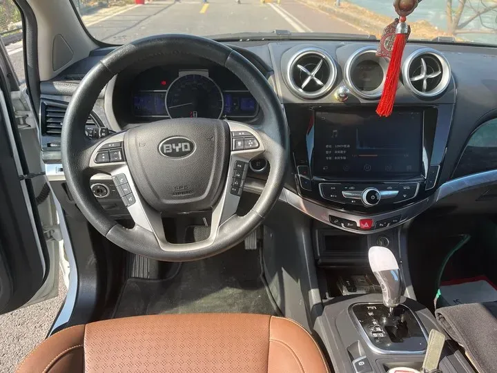 2017 BYD S7 2.0T 205HP L4 6DCT,autocango,china used car exporter,china ev exporter,chinese used car exporter,chinese used ev exporter