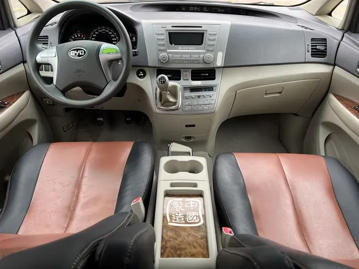 2013 BYD M6 2.0L 140HP L4 5MT,autocango,china used car exporter,china ev exporter,chinese used car exporter,chinese used ev exporter